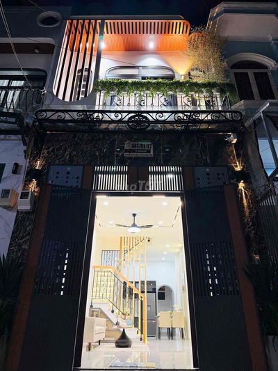 Nhà mới có 3 PN 3 WC ngay sát siêu thị Emat phan huy ích giá hơn 5 tỷ