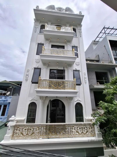 Chính Chủ Bán Nhà 7 Tầng Phố Trạm Long Biên  80m²  Thiết Kế Hiện Đại, Kinh Doanh Đỉnh, Giá 23,25 Tỷ