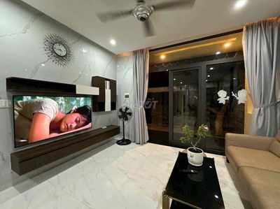 Nhà 3 tầng khu Mỹ An gần Sông thoáng mát chỗ đậu xe thoải mái