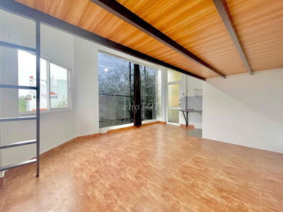 Phòng trọ 45m2 Ở mặt tiền Khu Nguyễn Sơn, ban công, sân trời