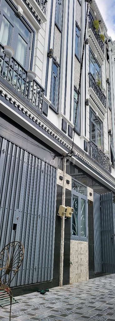 💥SIÊU PHẨM💥 Nhà Mới 50m2 - 4 Tầng Mới với 5PN - Sân rộng - 20m ra MT