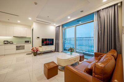 BÁN CĂN HỘ 2PN NỘI THẤT CAO CẤP, VIEW ĐẸP CỦA DỰ ÁN, VINHOMES