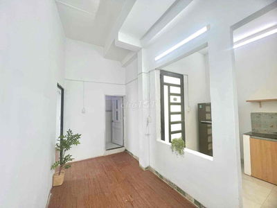 CHO THUÊ PHÒNG – MÃ 303 (TRỐNG SẴN) 📍 Địa chỉ: 385 Quang Trung