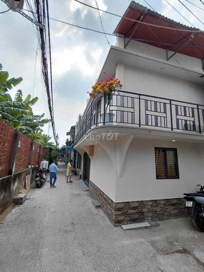 BÁN NHÀ MẶT TIỀN  ĐS 4 THỦ ĐỨC