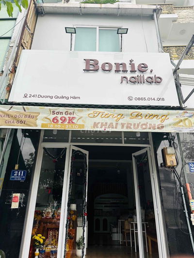 nhà mặt tiền dương quảng hàm đường 32m