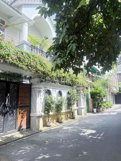 BÁN ĐẤT TẶNG NHÀ HẺM XE HƠI LÊ VĂN SỸ  SÁT UBND P.TÂN SƠN HOÀ  2 TẦNG