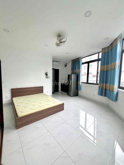 Chính chủ cho thuê phòng nhà mặt tiền full nội thất 35m2