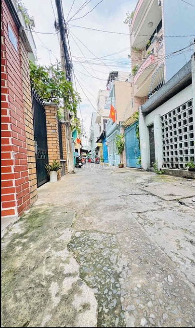 CÁCH MẠNG THÁNG 8- QUÂN 3- 5 TẦNG- THANG MÁY