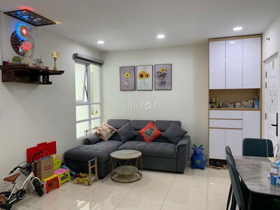 Gia đình định cư Úc bán căn 2pn2wc full nội thất chung cư Dreamhome Q8