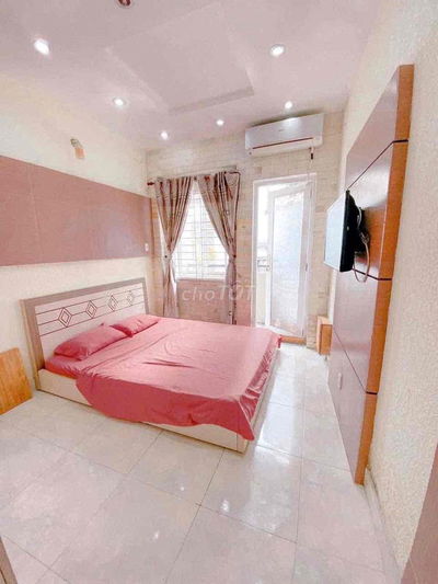 Cho thuê phòng ban công ở Tôn Thất Tùng Q1 gần chợ Bến Thành, ga Metro