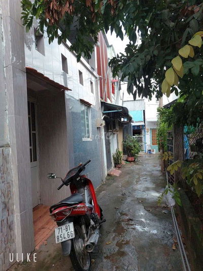 Bán nhà gần chợ xã qui đức bình chánh ql50