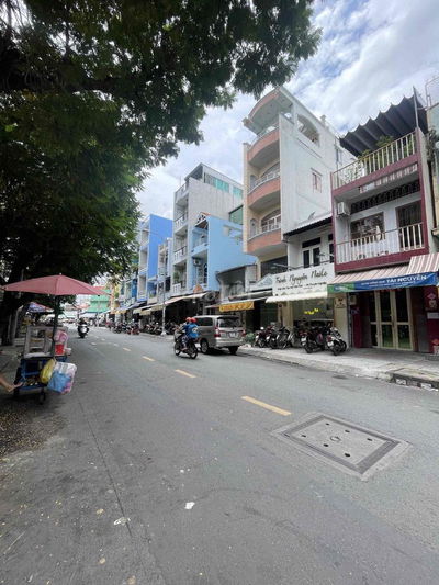 Gửi 1% hh nhờ môi giới bán giúp tôi nhà mặt tiền!