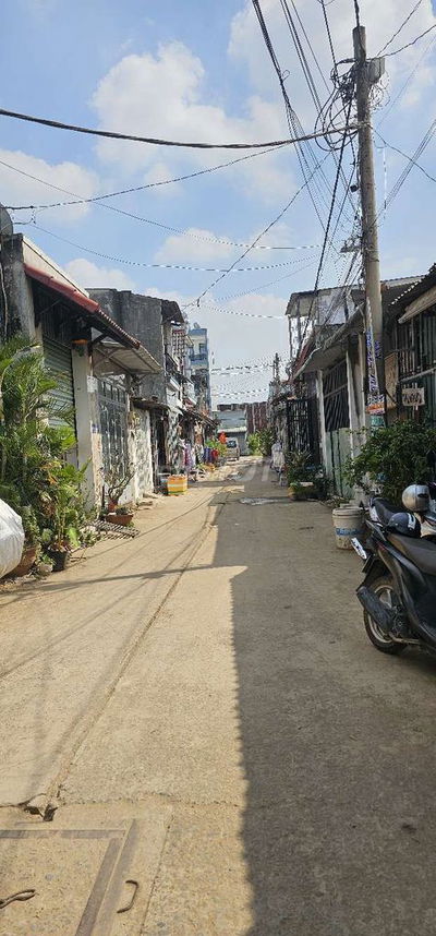 Hẻm xe tải 1.8 tỷ gách lửng kiên cố