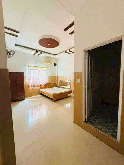 Khách sạn full nội thất giá sinh viên ngay ngã 6 An Phú