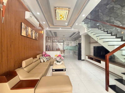 BÁN NHÀ MỚI 4 T- LÔ NHÌ HTP- HÀNG XÓM QUẬN 7- 100M2- GIÁ NHỈNH 8 TỶ.