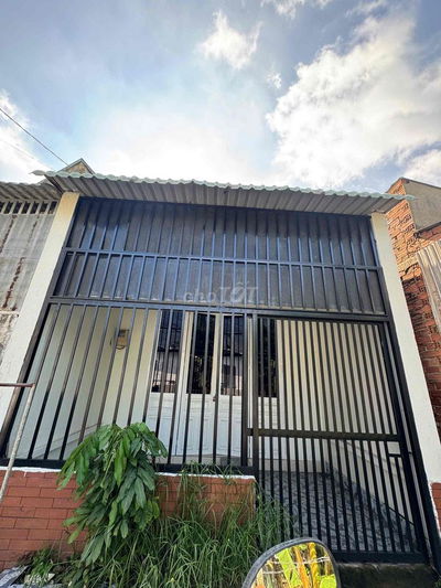 nhà Cấp 4 hẻm xe tải ngay sau bến xe Miền Đông, đường Hoàng Hữu Nam