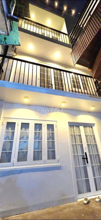 Bán nhà 2 mặt tiền hẽm-17,2m2 -trần xuân soạn-quận 7