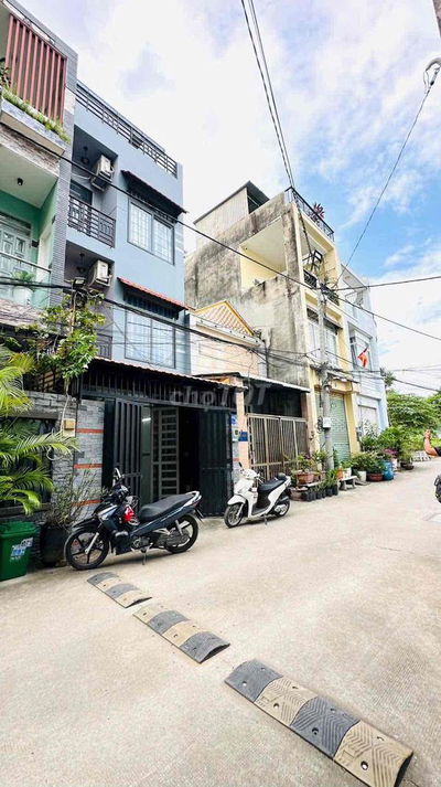 nhà 4 tầng đường số 12 gần chợ Đầu Mối BV Hạnh Phúc sổ hồng khi dân cu