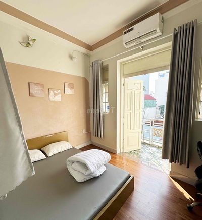 CHDV ban công rộng full nt ngay sân bay