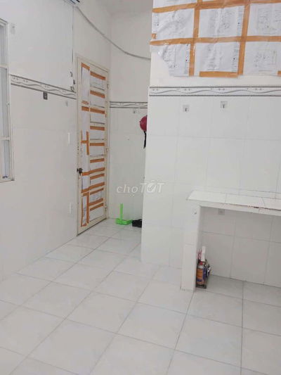 Phòng 2t9 có máy lạnh, ngay giga mall, cầu bình lợi