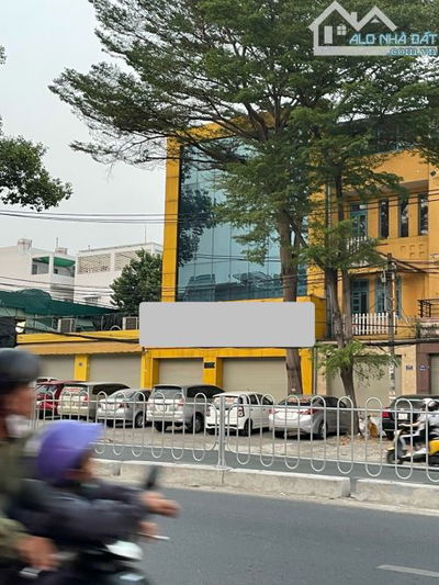 Chính chủ cho thuê văn phòng mặt tiền đường Tên Lửa 1 trệt 1 lầu diện tích SD 360m2