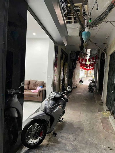 Nhà ngõ 3 bước ra tới phố quá đẹp