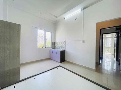 CHO THUÊ PHÒNG CỬA SỔ TRỜI SIÊU RỘNG NẰM TRÊN ĐƯỜNG PHẠM VĂN CHIÊU