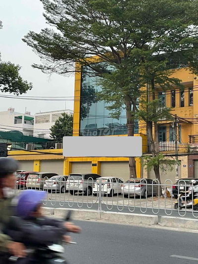 Văn phòng 360m2 mặt tiền đường Tên Lửa quận Bình Tân