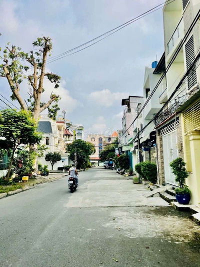 🌹MT KINH DOANH - NGAY TRƯỜNG LƯƠNG THẾ VINH - KHU TÊN LỬA 4 TẦNG 🌹