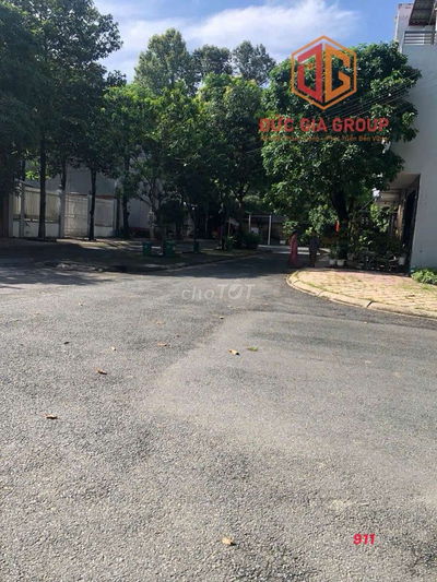 Bán nhà 1T2L góc 2MT trong KDC Đinh Thuận ,P.Tân Hiệp giá 8,9 tỷ