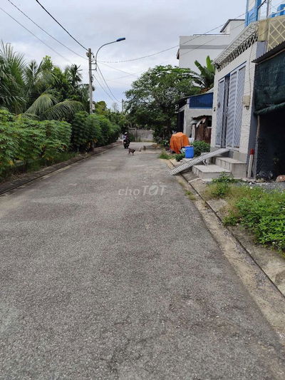 Chính chủ cần bán gấp lô đất giá rẻ nhất khu dân cư trường lưu