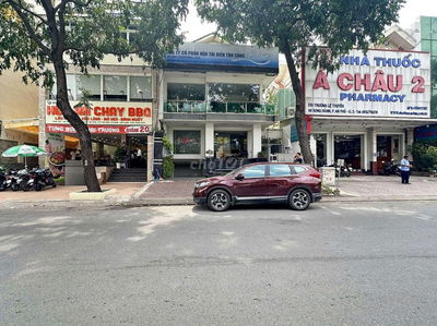 Mặt tiền ngang 10m Song Hành