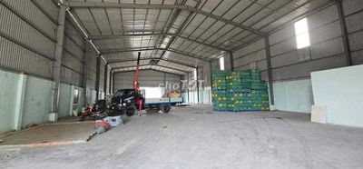 KHO 700M2 ĐƯỜNG CÔNG 24/24 HÒA BÌNH , TÂN PHÚ.