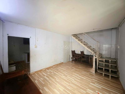 nhà trọ 40m2 gần chợ Lạc Quang