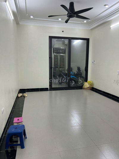 Cho thuê tầng 1 30m2 kinh doanh