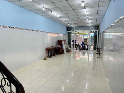 Cho thuê nhà mặt chợ Tân An , 4x18 P1 2PN 2WC