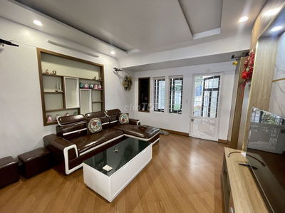 Cho thuê nhà Văn Cao, DT: 58m2 x 4 tầng, 4 p.ngủ.