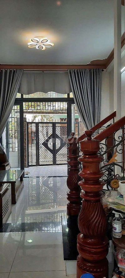 NHÀ 2 TẦNG+LÔ ĐẤT 68m2