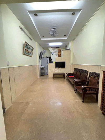 Nhà hẽm Trần Hưng Đạo Q1. 3PN 2WC đầy đủ nội thất