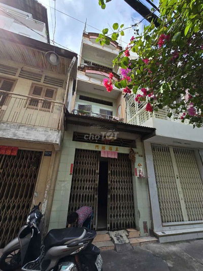 BÁN NHÀ PHÓ CƠ ĐIỀU GẦN CHỢ THIẾC P6 QUẬN 11..5 PHÒNG  2WC GIÁ 5 TỶ950