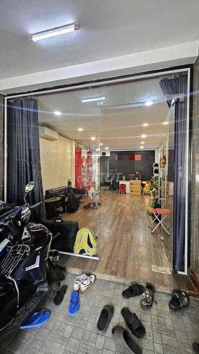 CHO THUÊ NHÀ CAO THẮNG, QUẬN 10(1TRỆT,LẦU,3PN) NGANG 4,5M, DTSD 160 M2