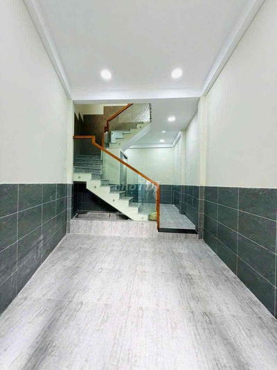 Nhà Cho Thuê Nguyên Căn Mới Đường Chiến Lược 8tr