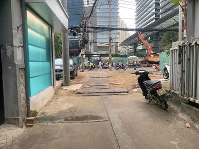 1ty888tr sắm nhà quận 3 2PN. Trung tâm thành phố . Hẻm xe hơi gần tới.