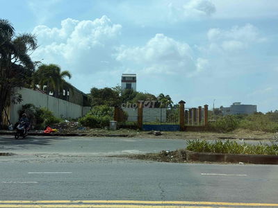 bán lô 300 m2 mặt biển đối diện Hyatt Đà Nẵng