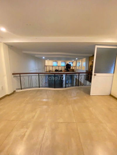 HẺM XE TẢI 3 CĂN RA MẶT TIỀN TRẦN HƯNG ĐẠO – NGANG LỚN – KINH DOAH