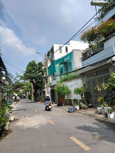 Nhà 3 tầng liền kề kênh Bến Cát Dương Quảng Hàm