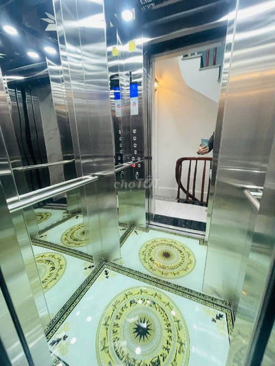 Nhà xây mới 35m5T thang máy, gần phố , full nội thất, ở ngay