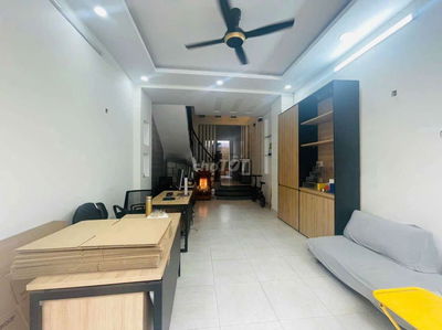 Nhà nguyên căn hẻm xe hơi full nội thất cao cấp. Dt 4×18 có 3pn, 4wc