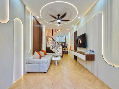 Bán nhà đẹp 2 lầu 3 PN hướng Đông- Full NT mới Nguyễn Duy Cung, GV