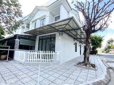 Kẹt tiền bán gấp căn góc SHR 2 mặt tiền KDC Tân Kiên gần chợ Bờ Ngựa